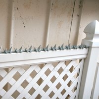 Decorative overlay zhachok on plastic fences