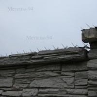 Overlay їzhachok on concrete fences