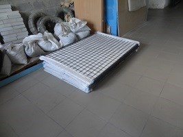 Block post Kazachka in the folded state