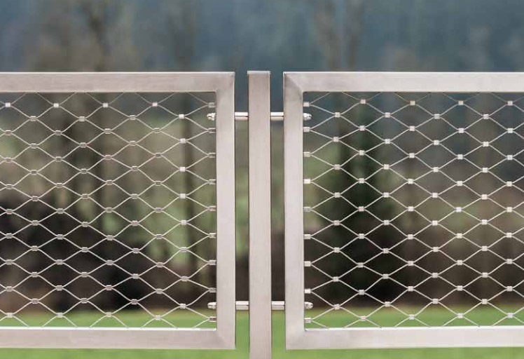 wire mesh fence
