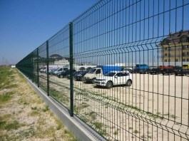 An analogue of the Kazachka fence on the Arabat Spit in Schastlivtsevo