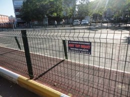 Welded mesh fence near the Bosphorus. In Ukraine, they are supplied by PE Metizy-94