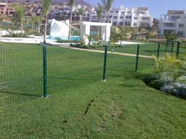 Fences made of wire panels, similar to those produced by PE Metizy-94